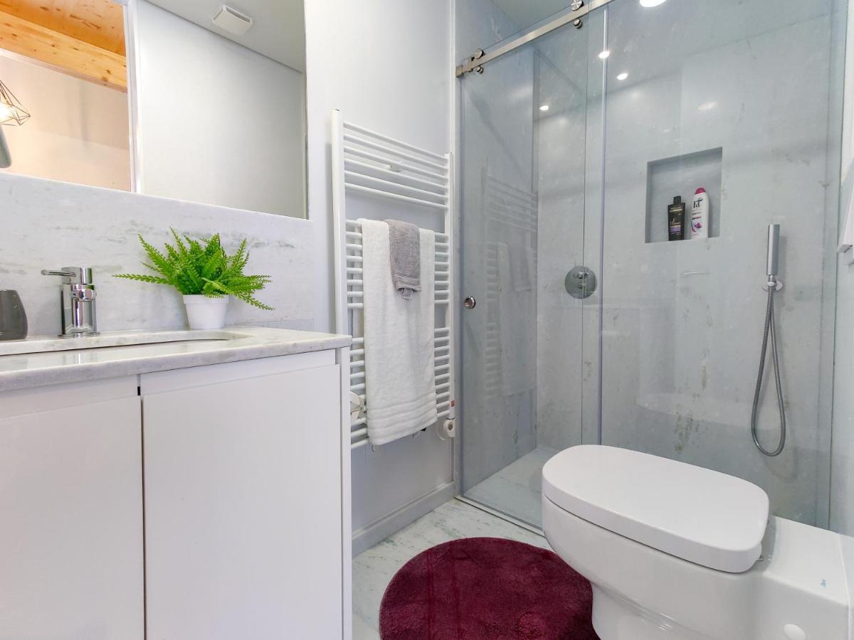 Coutinho Apartment - Modern Ap In The City Centre With Balcony Viana do Castelo Exterior photo
